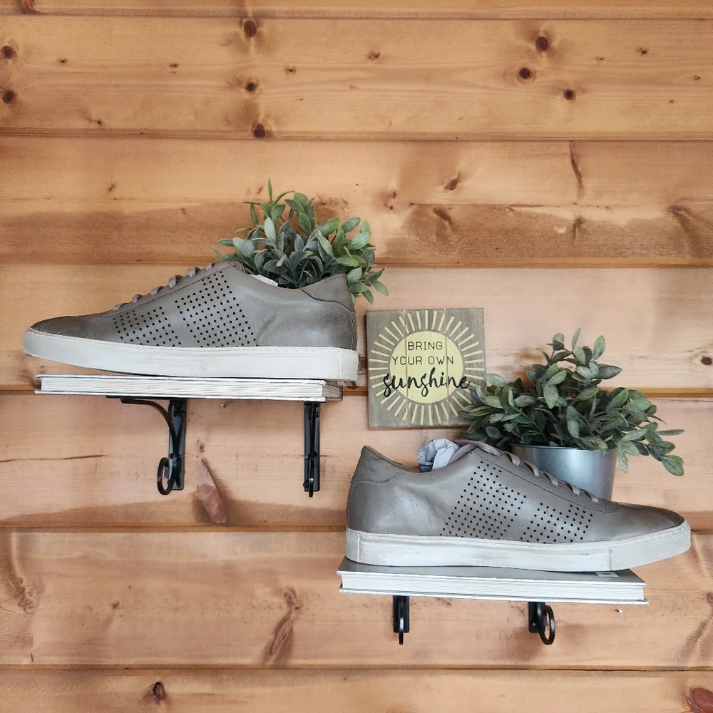 Brother United 💙 NEW Manor St Olive Washed Napa Perf Leather Fashion Sneaker 13